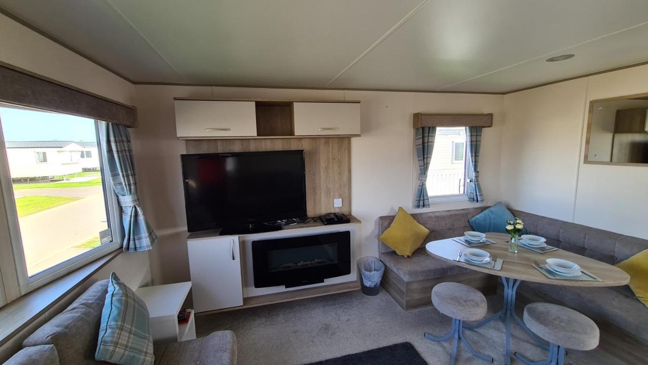 Luxury 2019 8 Berth Caravan With Hot Tub @ Tattershall Lakes Exterior photo