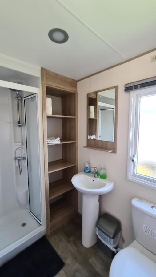 Luxury 2019 8 Berth Caravan With Hot Tub @ Tattershall Lakes Exterior photo